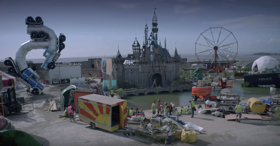 ディズマランド　バンクシーの絵