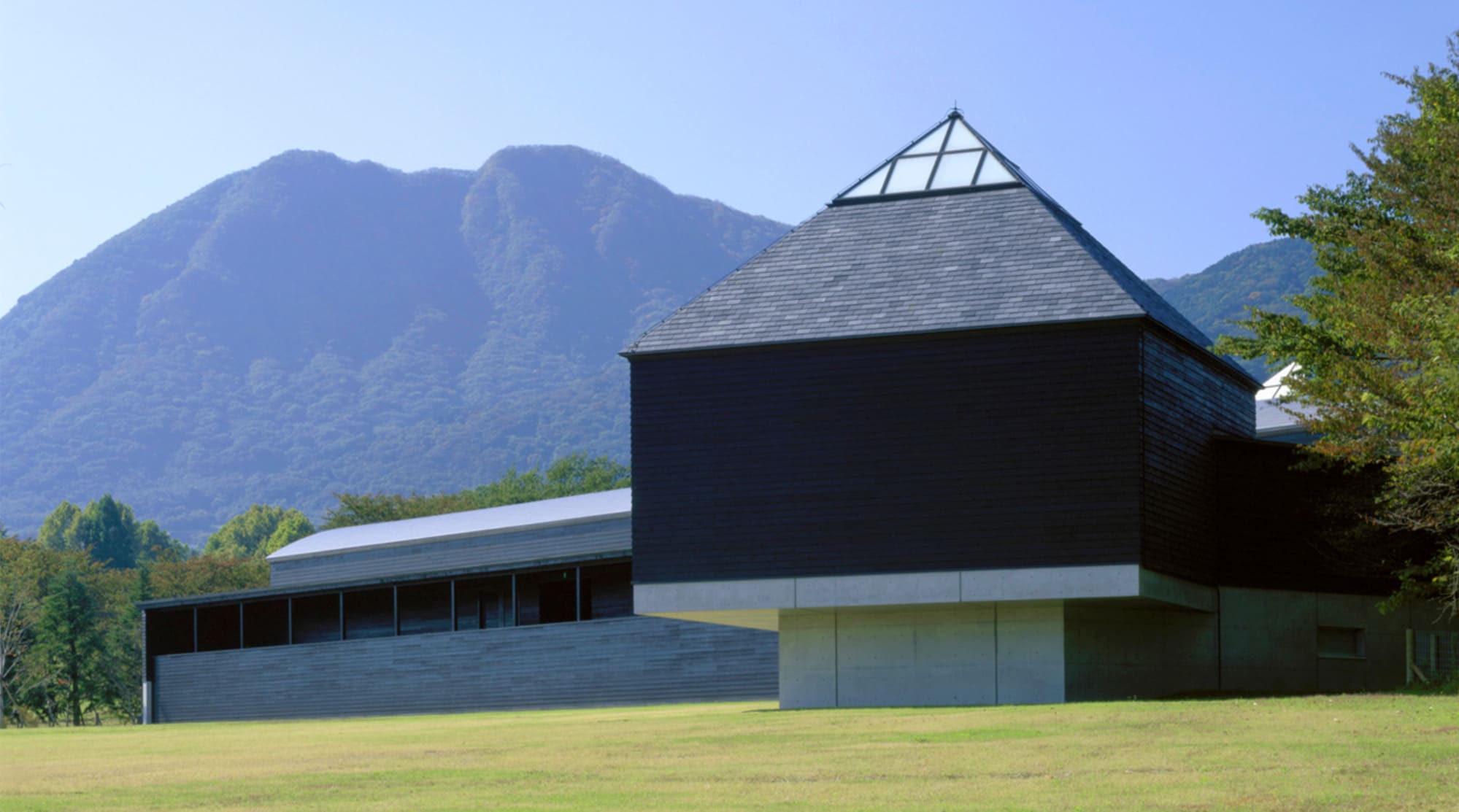 草間彌生の作品を見れる　Hara Museum ARC