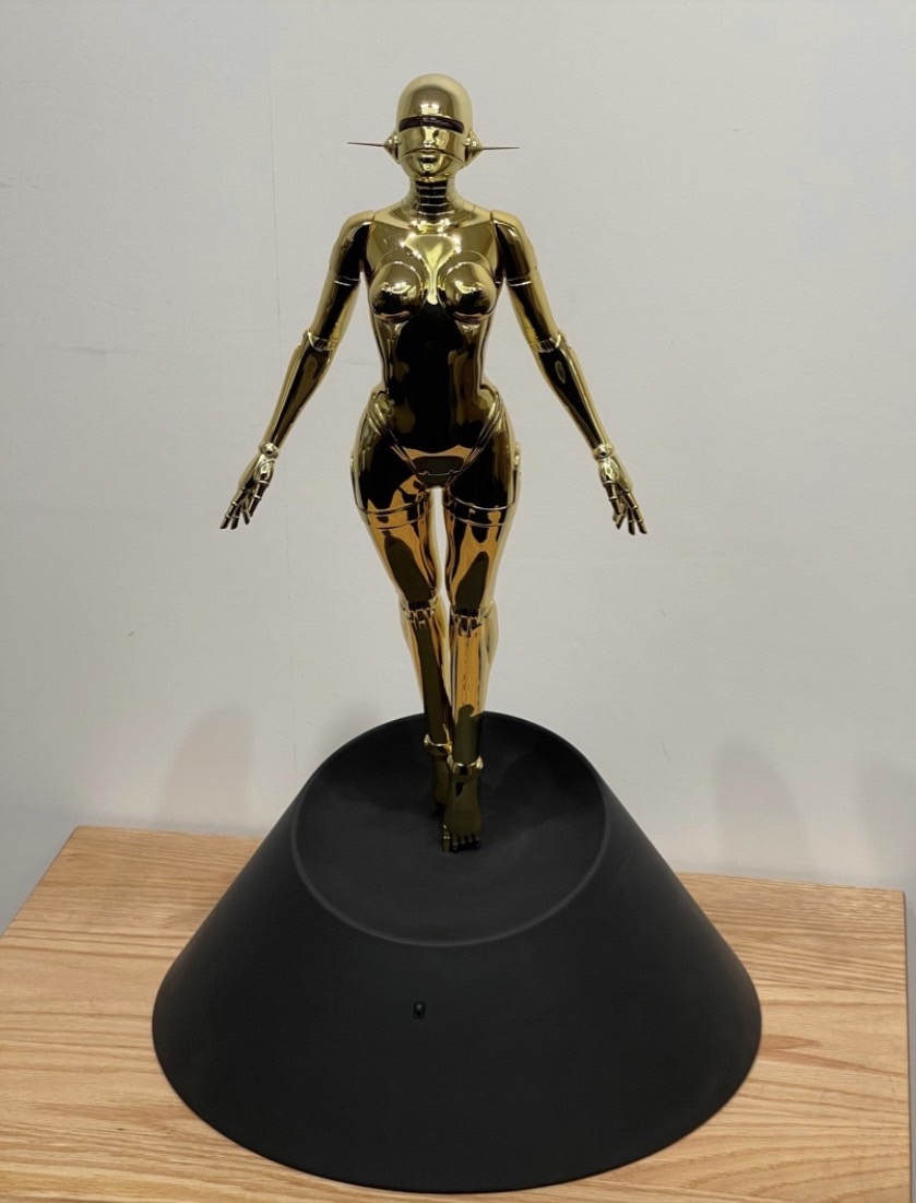 村上隆のフィギュア作品が16億で落札？｜村上隆の作品が人気な理由とは