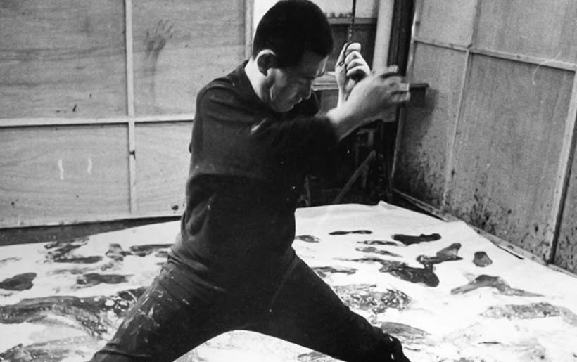 白髪一雄とは？作品の特色や見る方法を解説 | Dealers Stock