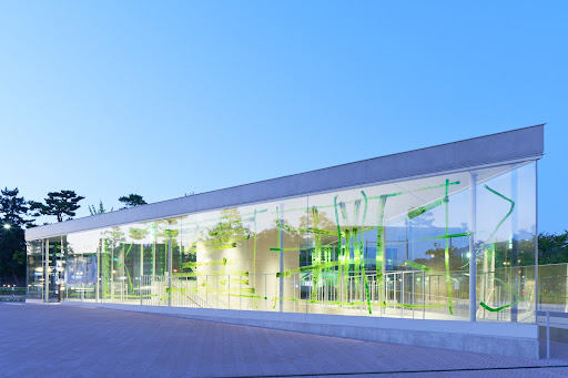 透明の上に描く